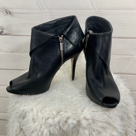❌SOLD❌MICHAEL Michael Kors BLK Open Leather Ankl - Picture 2 of 8